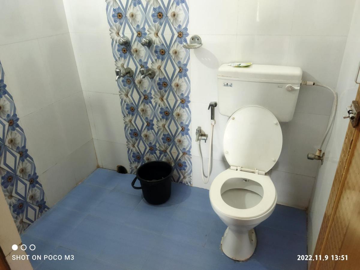 Hotel Well Inn Puri Buitenkant foto