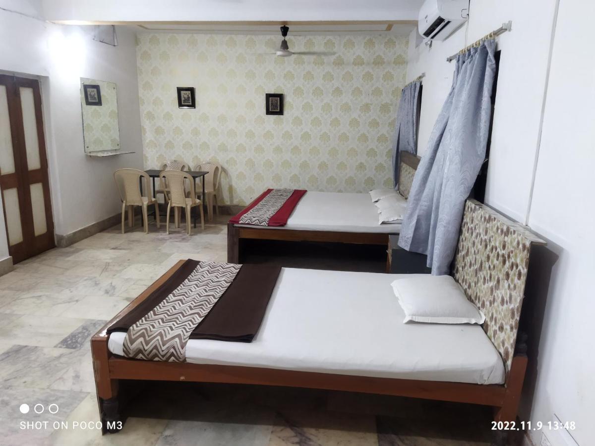 Hotel Well Inn Puri Buitenkant foto