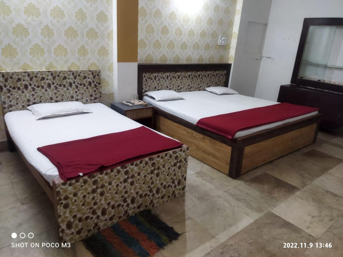 Hotel Well Inn Puri Buitenkant foto