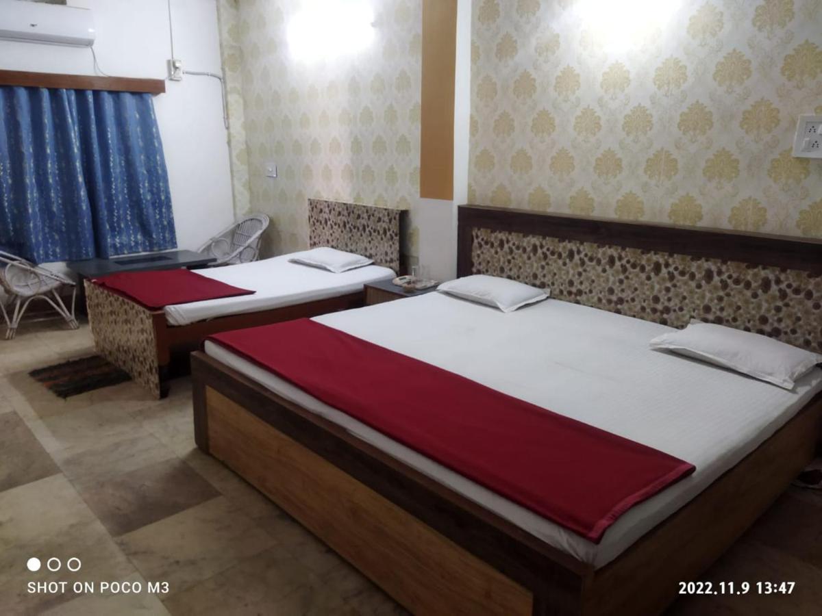 Hotel Well Inn Puri Buitenkant foto