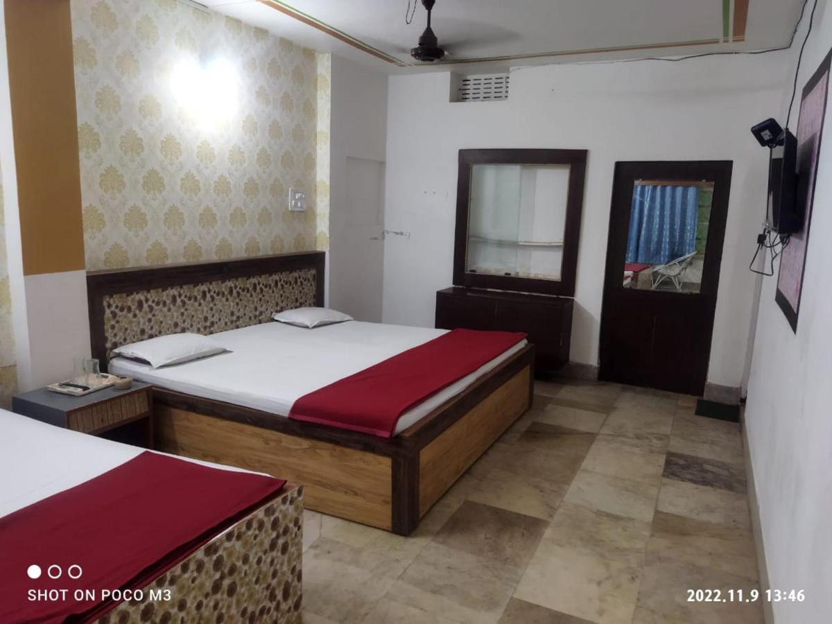 Hotel Well Inn Puri Buitenkant foto