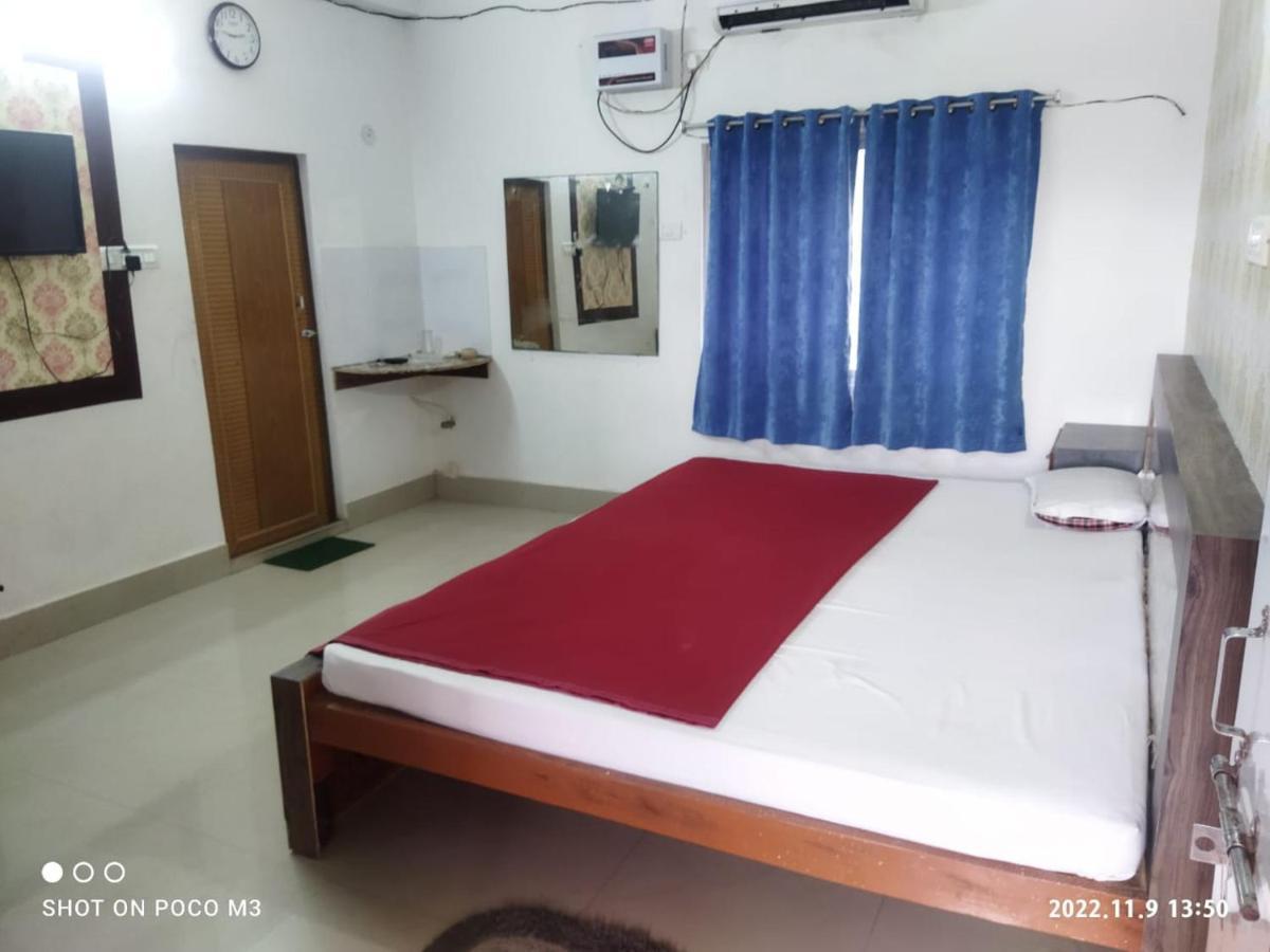 Hotel Well Inn Puri Buitenkant foto