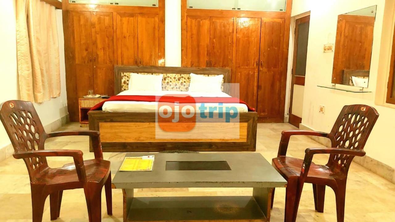 Hotel Well Inn Puri Buitenkant foto